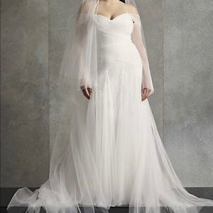 COPY - Vera Wang white wedding dress